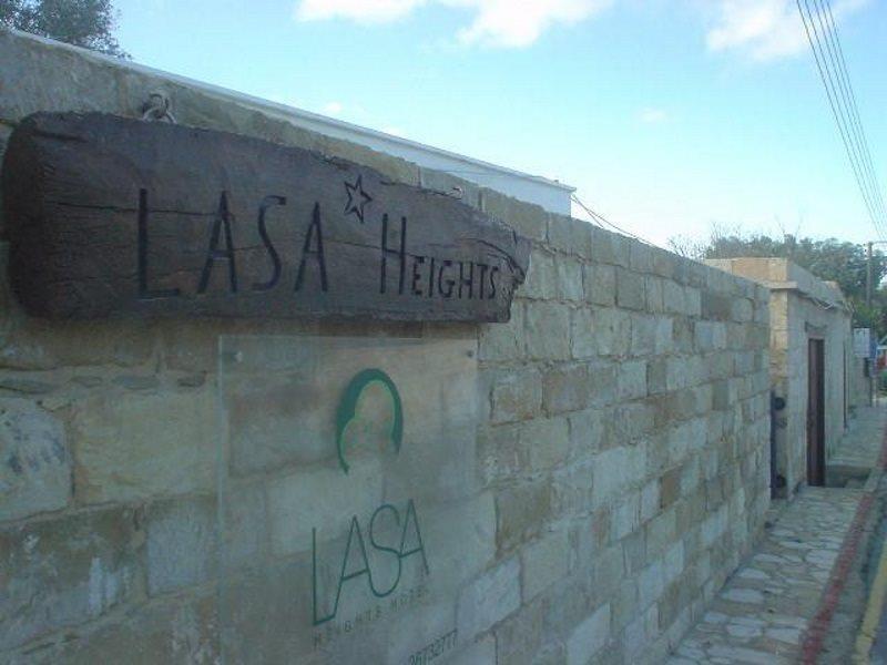 Lasa Heights Hotel Exterior photo