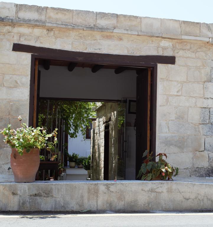 Lasa Heights Hotel Exterior photo