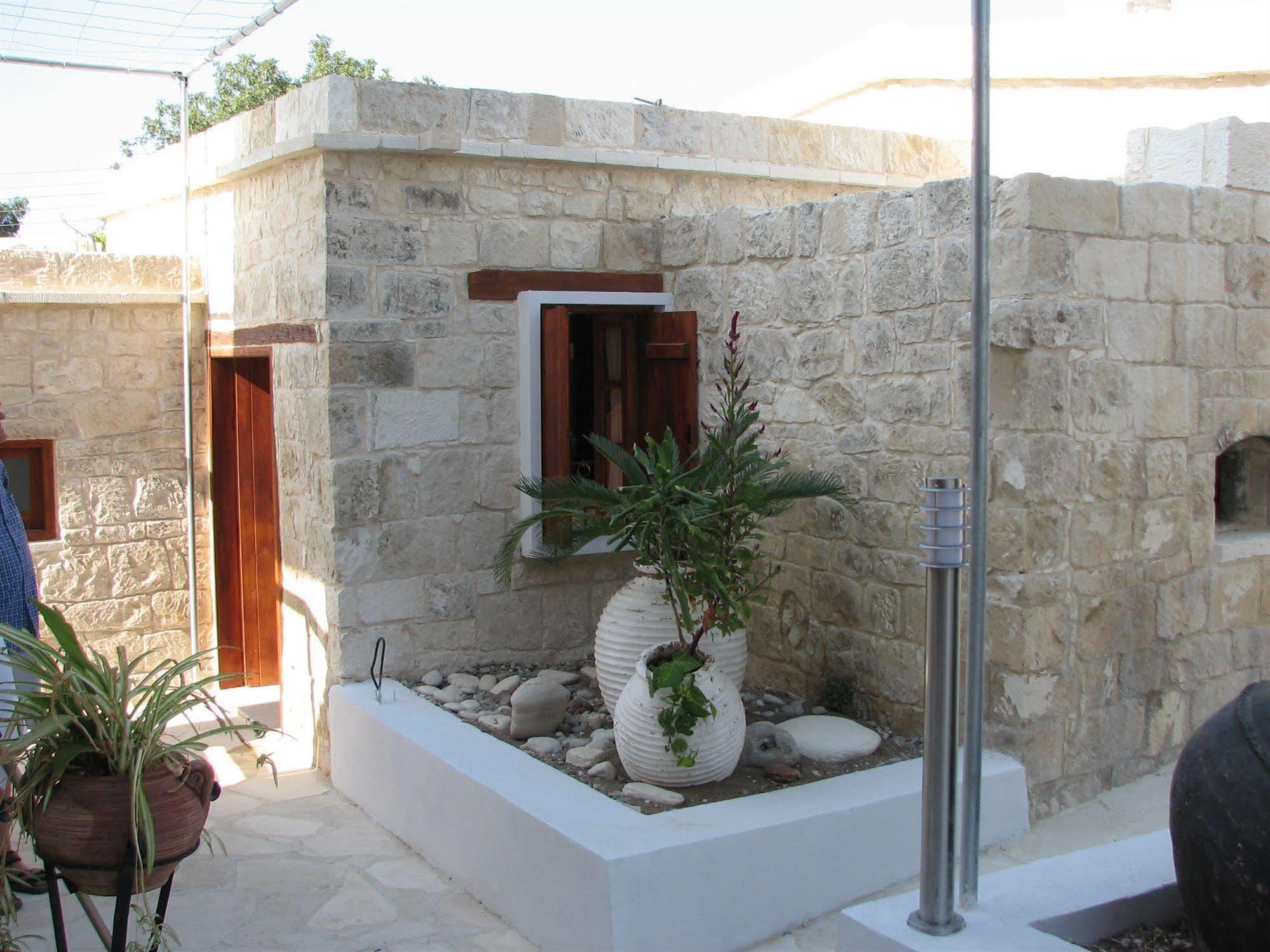 Lasa Heights Hotel Exterior photo