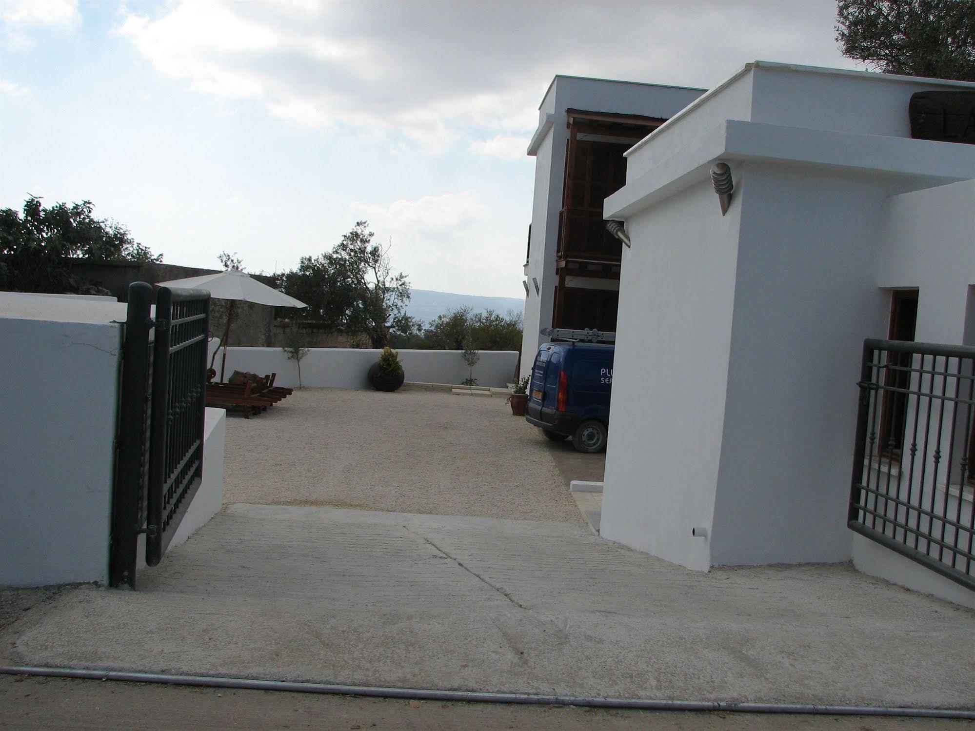 Lasa Heights Hotel Exterior photo